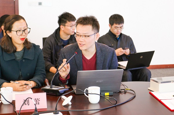 1555318964461817.jpeg 图4 麻豆社
海上装备与系统研究所副所长王鸿东介绍中国智能船艇挑战赛“海上争锋”竞赛方案.JPEG